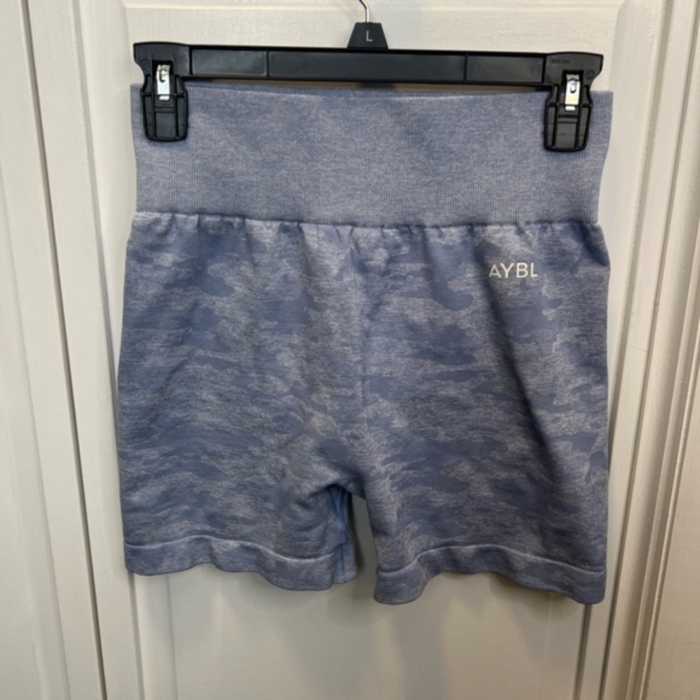 AYBL Light Blue Camo Seamless High-Waist Shorts Size Women’s Large